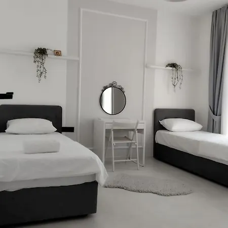Cecilia Two-roomed Flat, Caesar Blue *